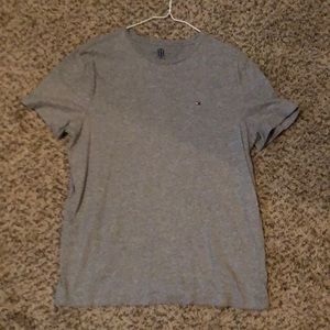 Tommy Hilfiger T-Shirt. Size Medium